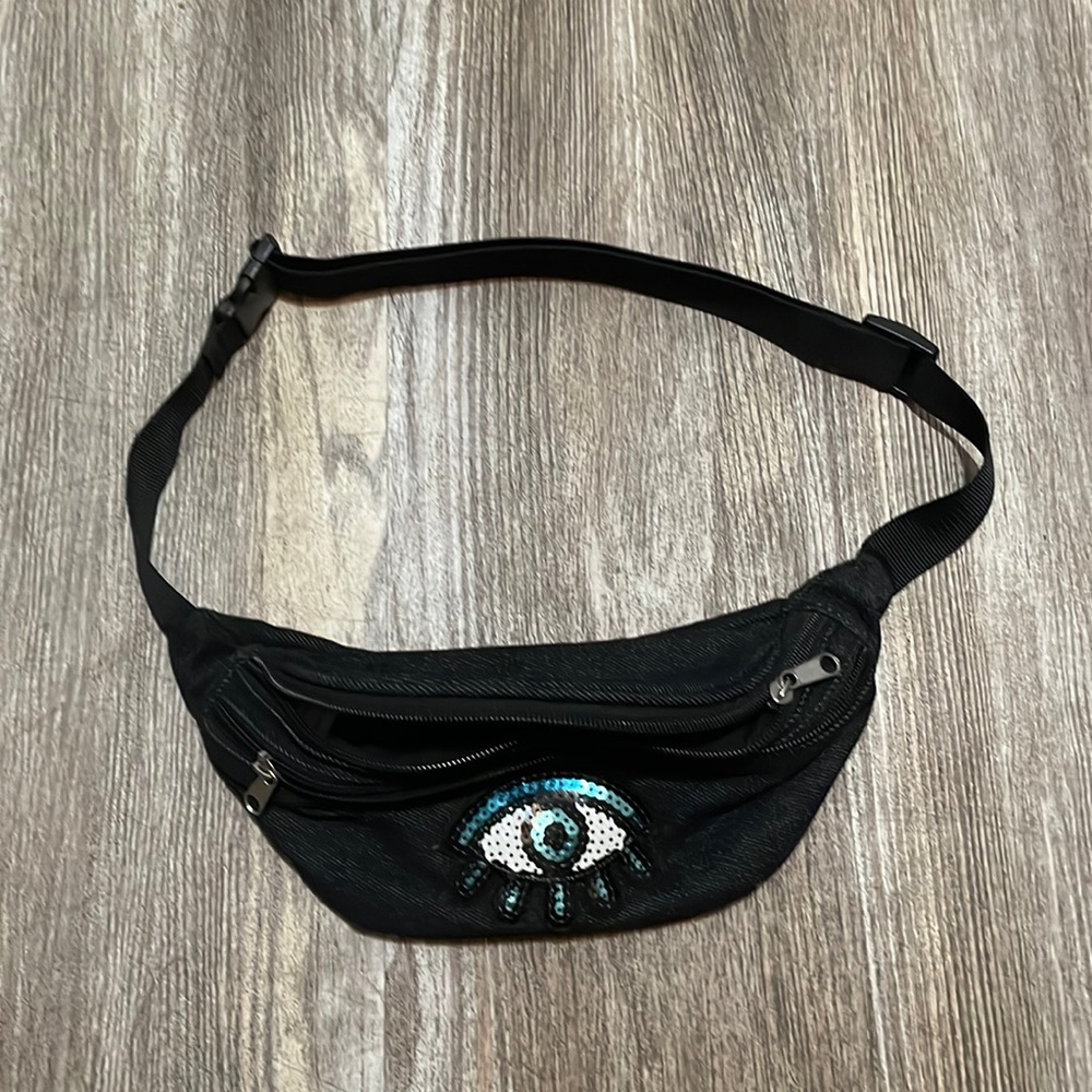 Claire’s Fannypack